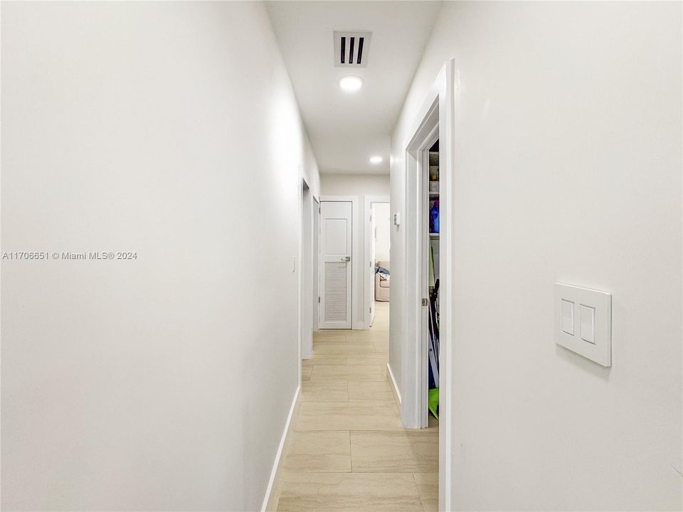 Active With Contract: $3,500 (3 beds, 2 baths, 1100 Square Feet)