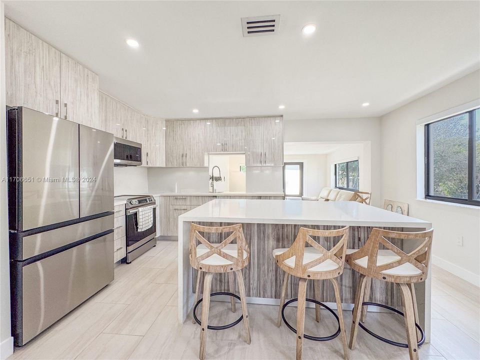 Active With Contract: $3,500 (3 beds, 2 baths, 1100 Square Feet)