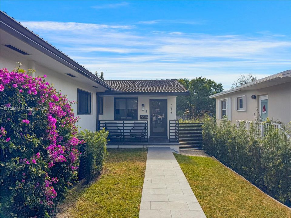 Active With Contract: $3,500 (3 beds, 2 baths, 1100 Square Feet)