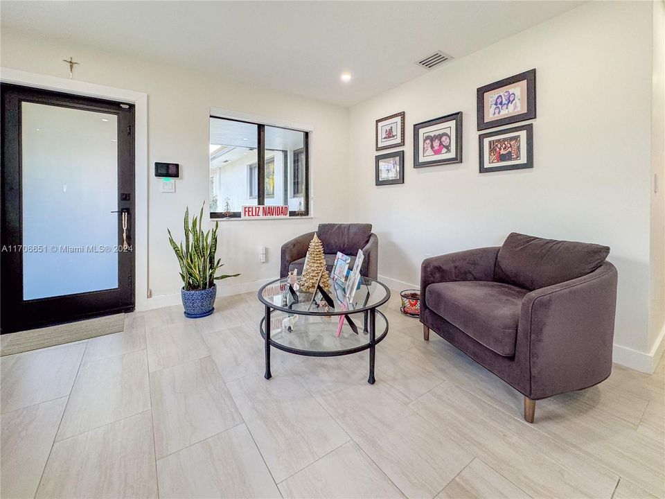 Active With Contract: $3,500 (3 beds, 2 baths, 1100 Square Feet)