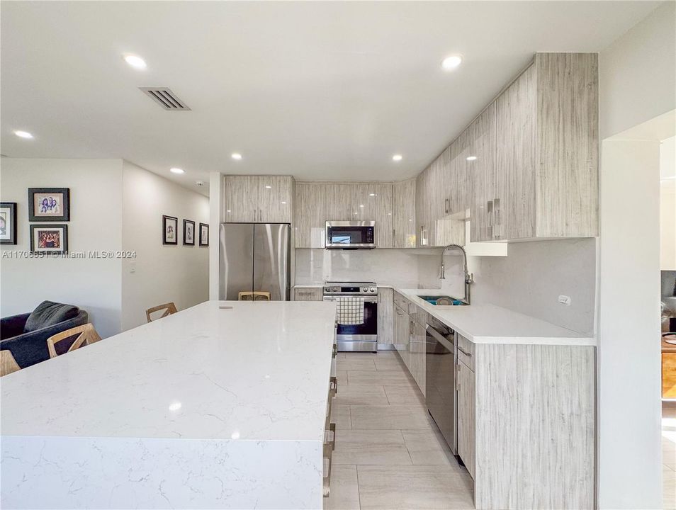 Active With Contract: $3,500 (3 beds, 2 baths, 1100 Square Feet)