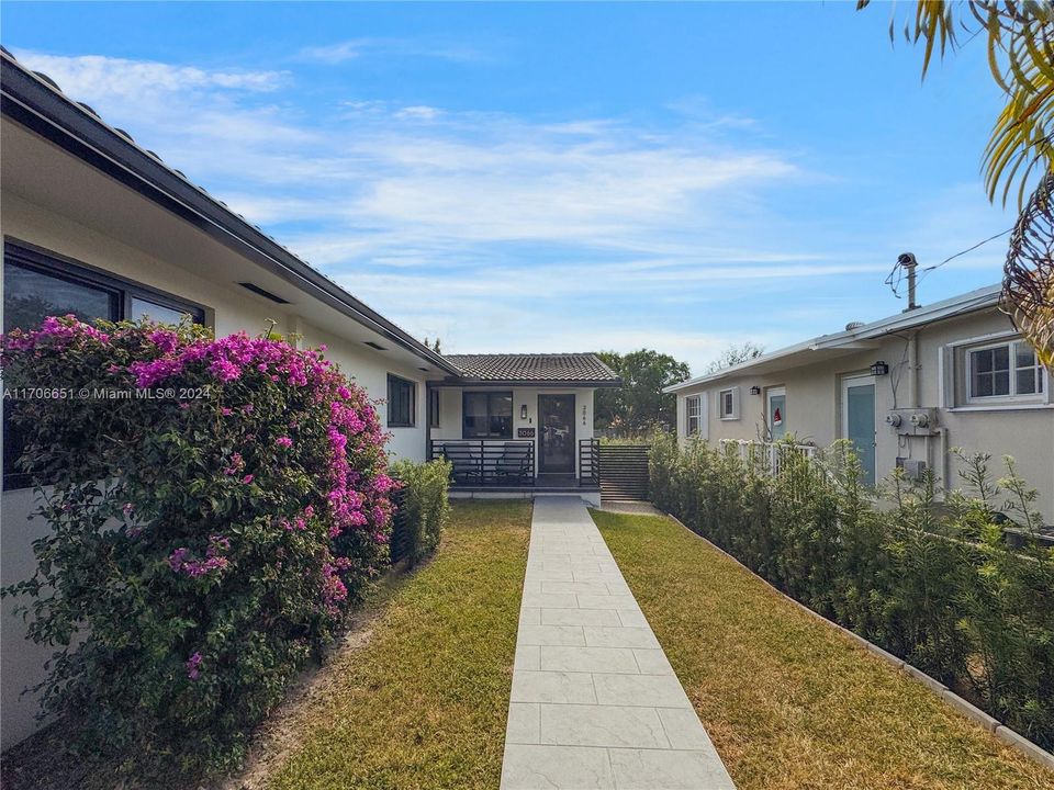 Active With Contract: $3,500 (3 beds, 2 baths, 1100 Square Feet)