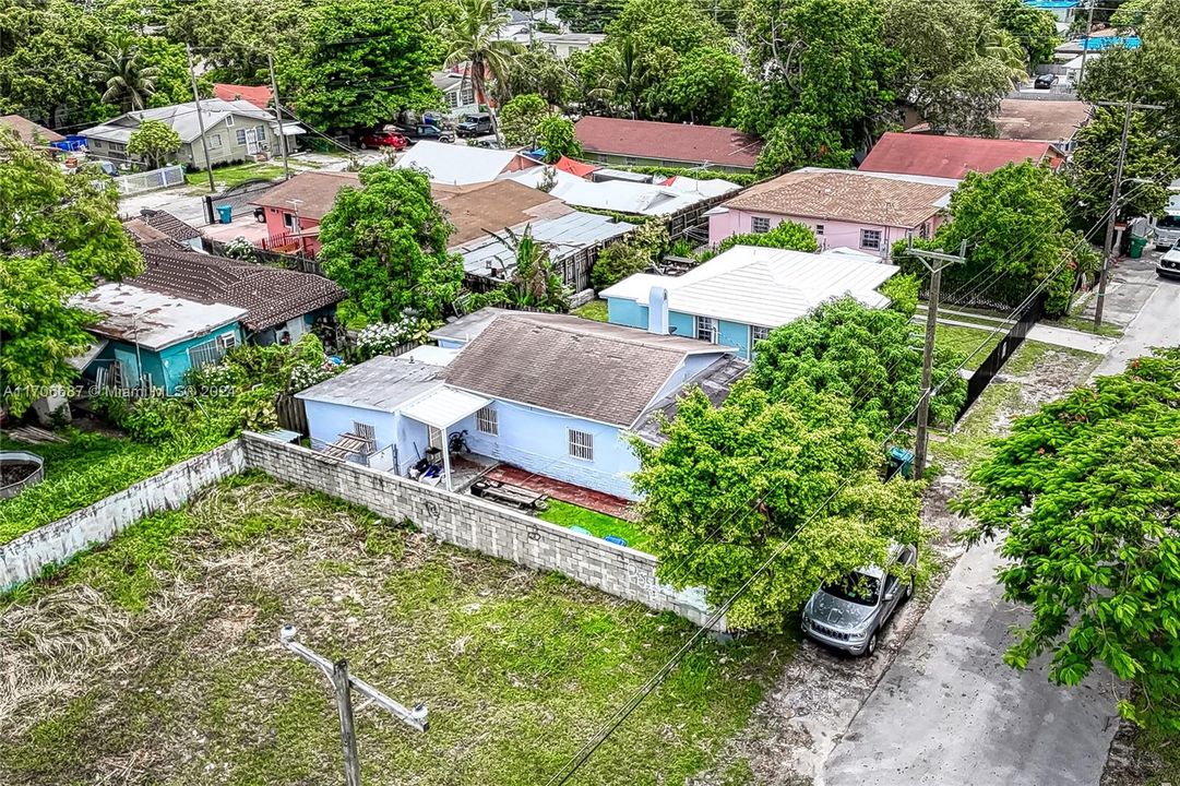 For Sale: $550,000 (3 beds, 2 baths, 1258 Square Feet)