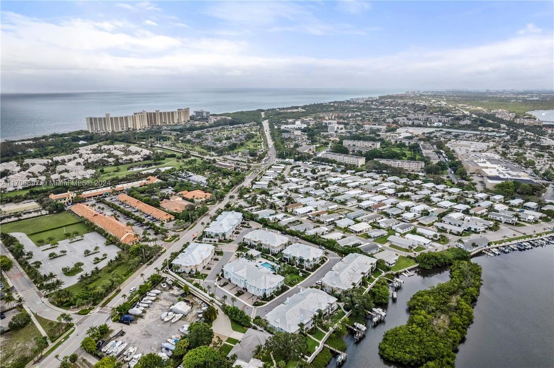 For Sale: $1,675,000 (3 beds, 2 baths, 2124 Square Feet)