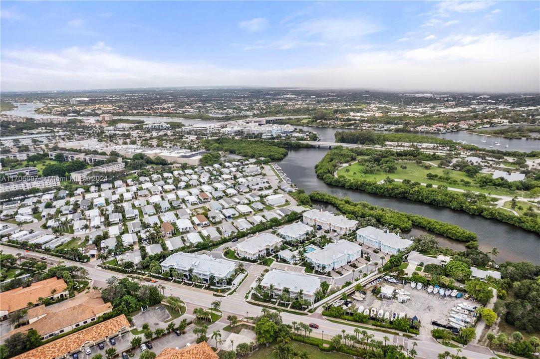 For Sale: $1,675,000 (3 beds, 2 baths, 2124 Square Feet)