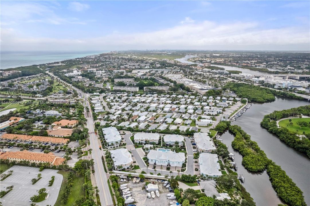 For Sale: $1,675,000 (3 beds, 2 baths, 2124 Square Feet)