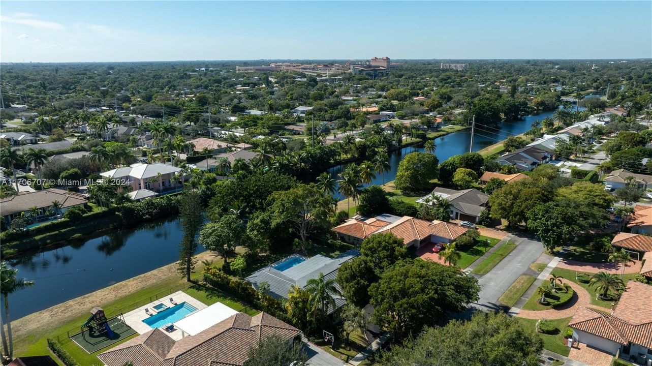 For Sale: $1,750,000 (4 beds, 3 baths, 2809 Square Feet)