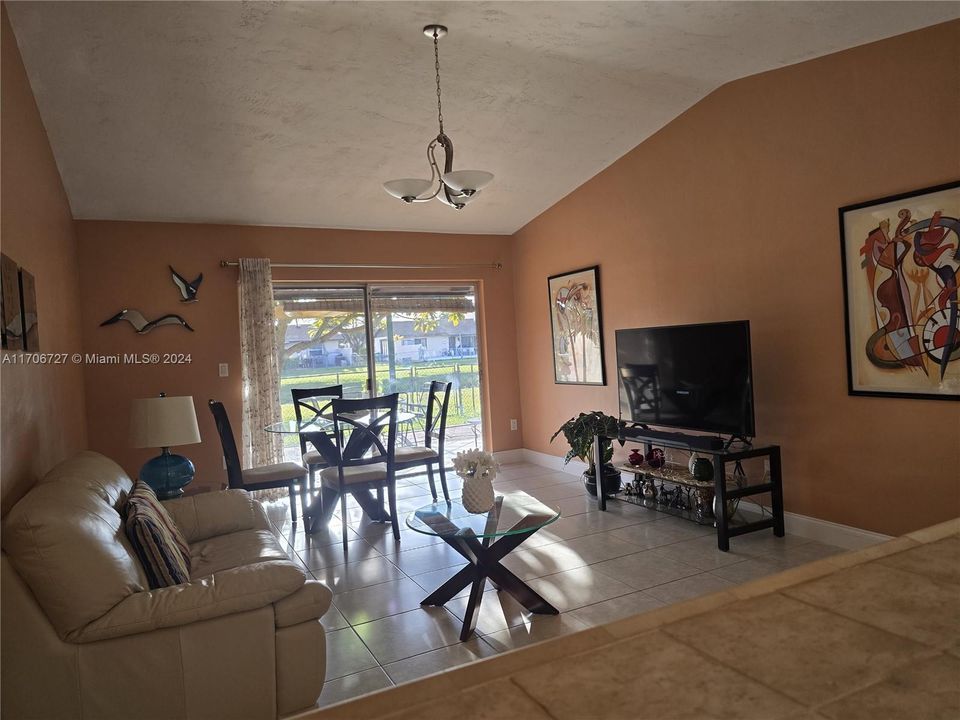 For Sale: $489,990 (3 beds, 2 baths, 1104 Square Feet)