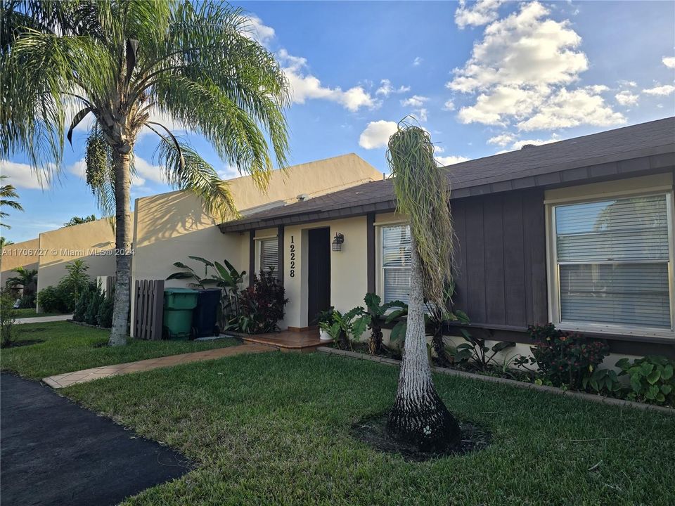 For Sale: $489,990 (3 beds, 2 baths, 1104 Square Feet)