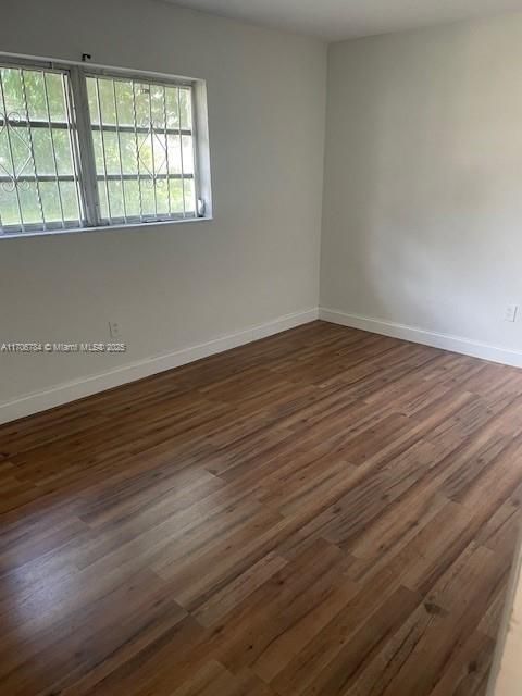 For Rent: $2,700 (2 beds, 1 baths, 1048 Square Feet)