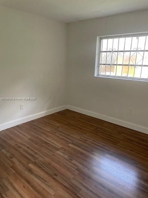 For Rent: $2,700 (2 beds, 1 baths, 1048 Square Feet)