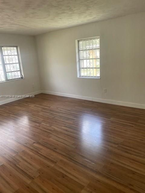 For Rent: $2,700 (2 beds, 1 baths, 1048 Square Feet)