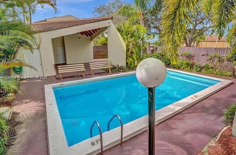 En Venta: $364,900 (3 camas, 2 baños, 1264 Pies cuadrados)