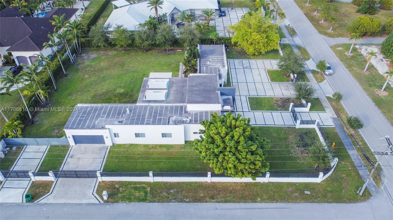 En Venta: $2,999,000 (4 camas, 3 baños, 2882 Pies cuadrados)