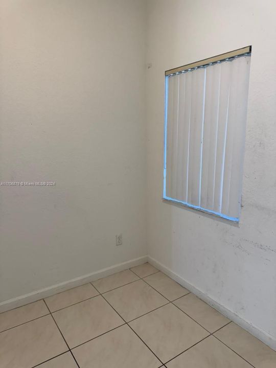 For Rent: $2,800 (3 beds, 2 baths, 5101 Square Feet)