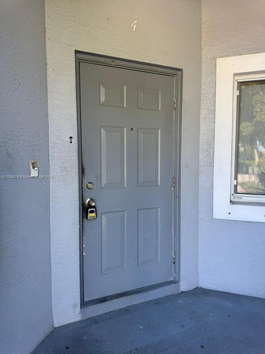 For Rent: $2,800 (3 beds, 2 baths, 5101 Square Feet)