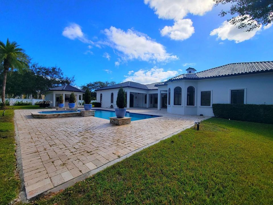 En Venta: $4,950,000 (7 camas, 5 baños, 5761 Pies cuadrados)