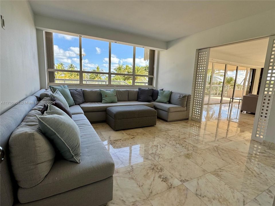 Recently Rented: $11,500 (3 beds, 2 baths, 2614 Square Feet)