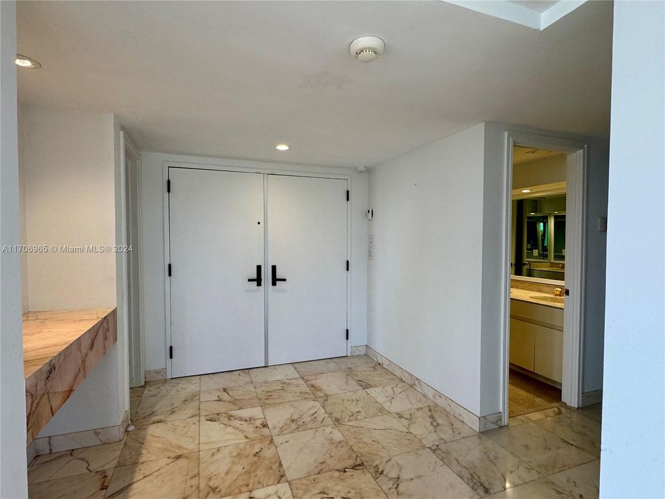 Recently Rented: $11,500 (3 beds, 2 baths, 2614 Square Feet)