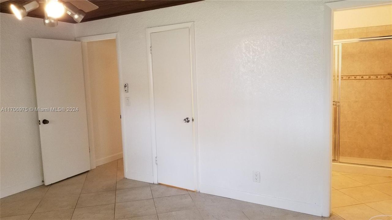 For Rent: $2,900 (2 beds, 2 baths, 1407 Square Feet)