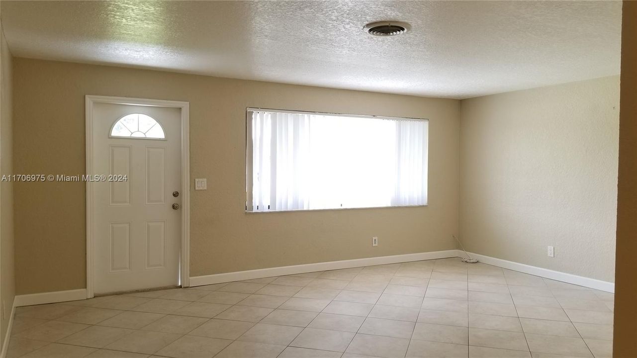 For Rent: $2,900 (2 beds, 2 baths, 1407 Square Feet)