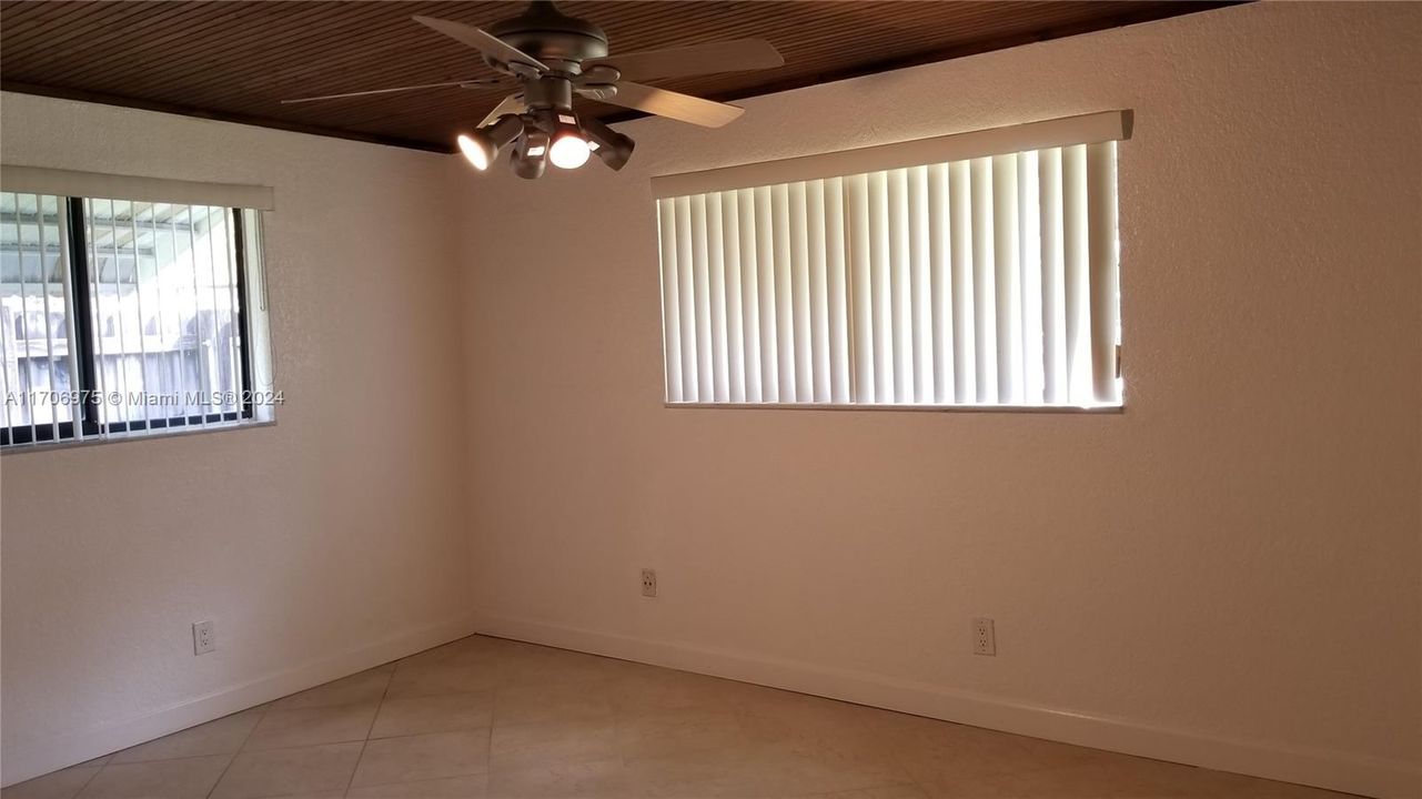 For Rent: $2,900 (2 beds, 2 baths, 1407 Square Feet)