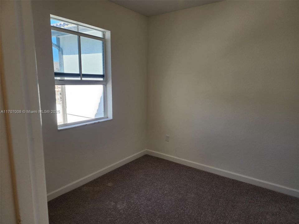 Recently Rented: $2,480 (3 beds, 2 baths, 0 Square Feet)