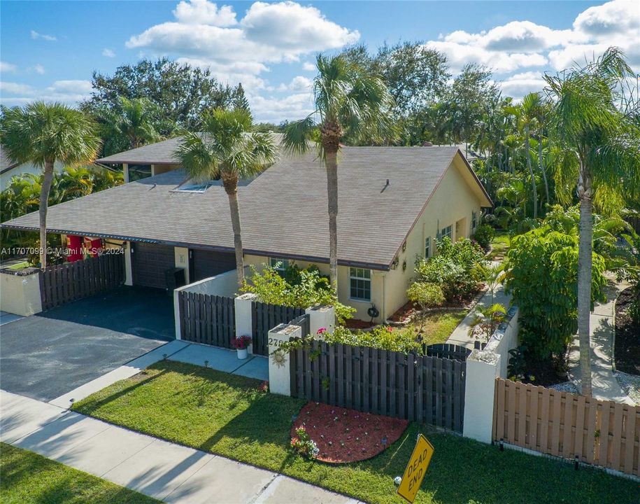 LUSHLY LANDSCAPED PRIVATE YARD