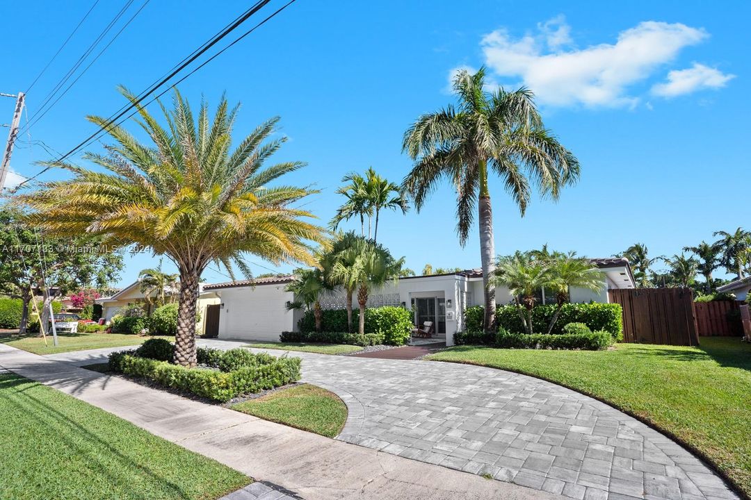 For Sale: $1,450,000 (3 beds, 3 baths, 1900 Square Feet)