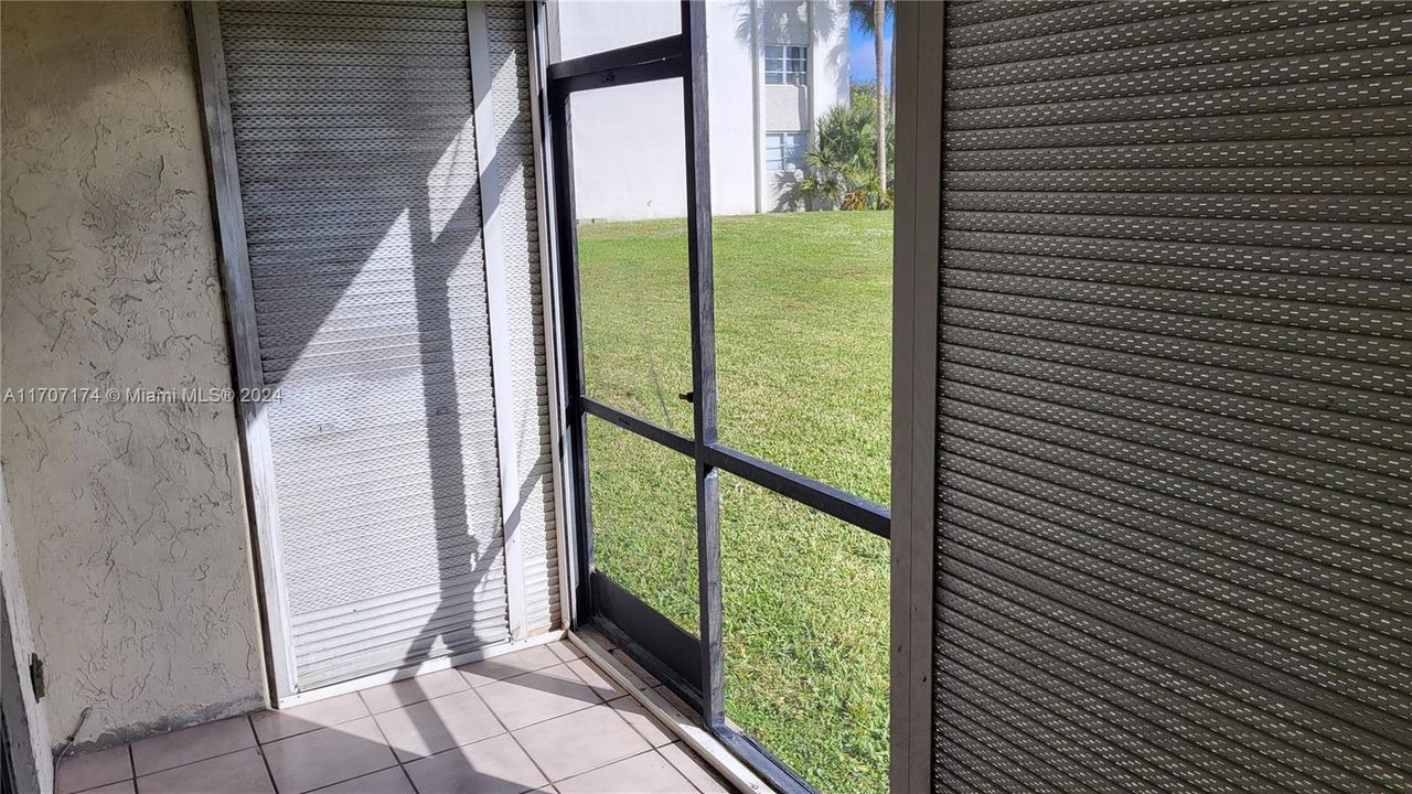 En Venta: $270,000 (2 camas, 2 baños, 1140 Pies cuadrados)