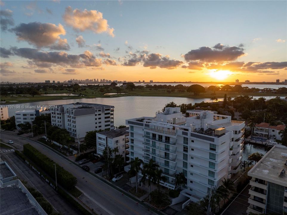 For Sale: $2,475,000 (3 beds, 3 baths, 2150 Square Feet)