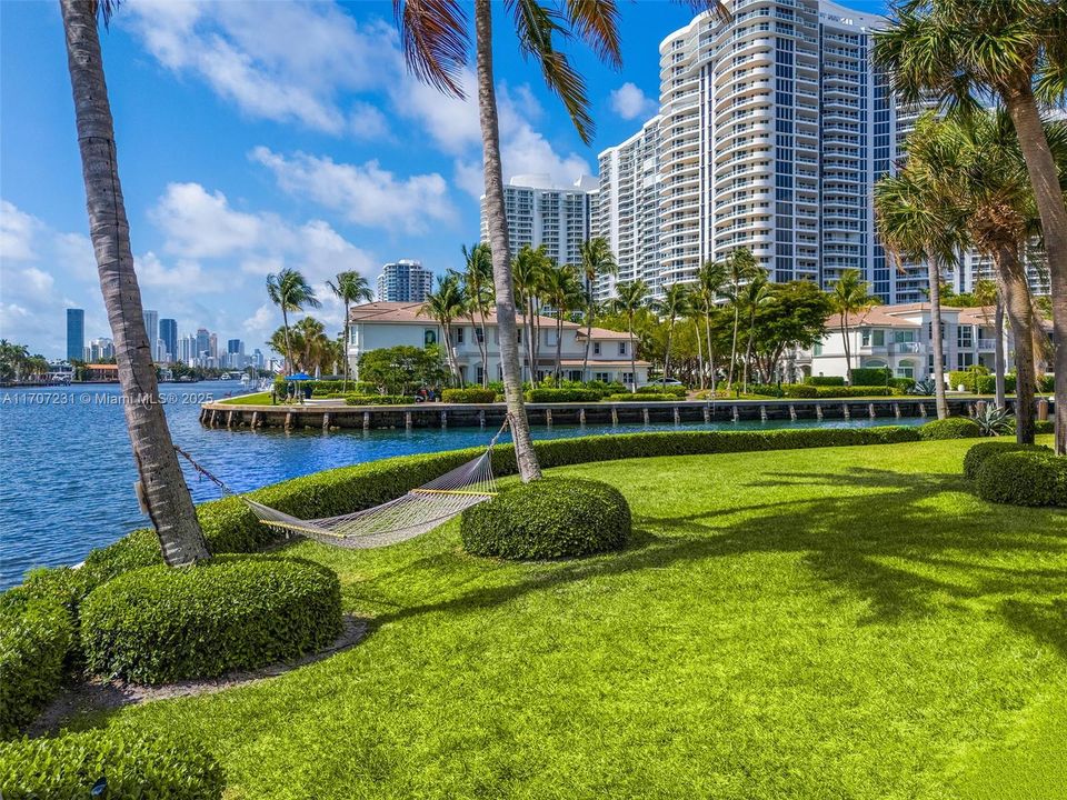 最近售出: $11,995,000 (7 贝兹, 9 浴室, 6996 平方英尺)