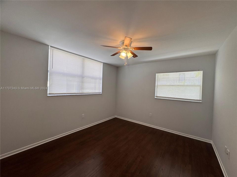 For Rent: $1,950 (2 beds, 2 baths, 1000 Square Feet)