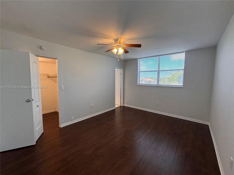 For Rent: $1,950 (2 beds, 2 baths, 1000 Square Feet)