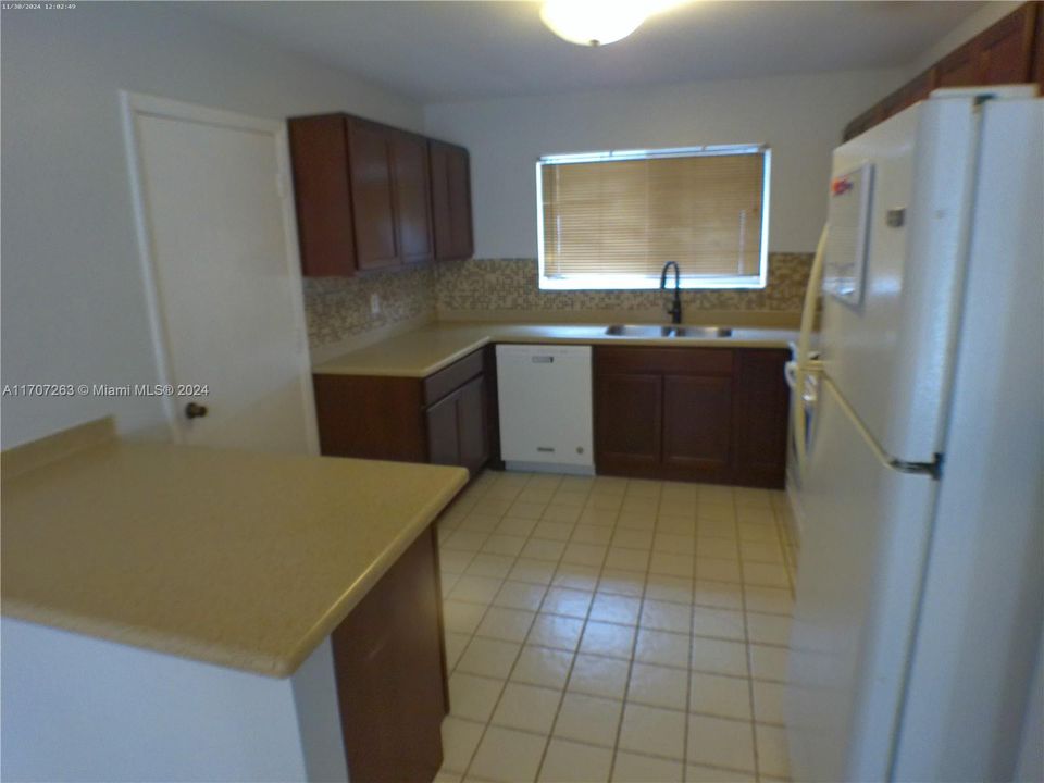 For Rent: $2,000 (3 beds, 2 baths, 1288 Square Feet)