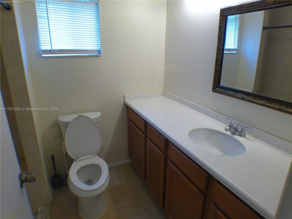 For Rent: $2,000 (3 beds, 2 baths, 1288 Square Feet)