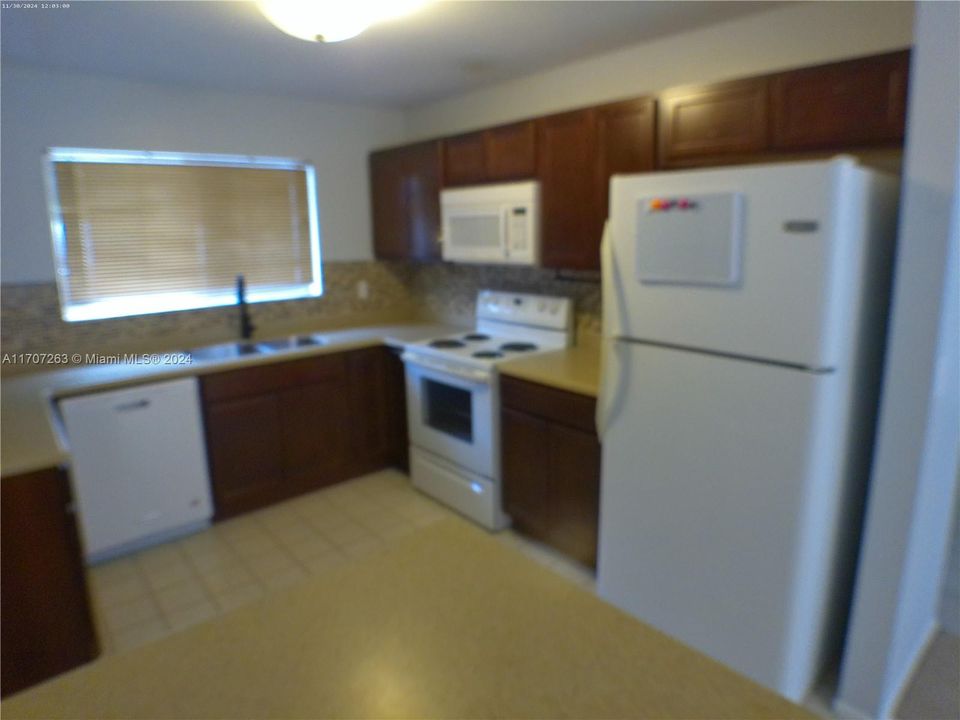 For Rent: $2,000 (3 beds, 2 baths, 1288 Square Feet)