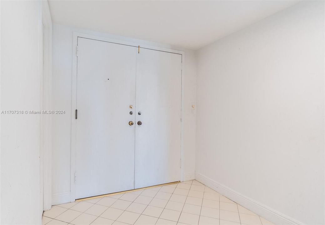 For Sale: $609,000 (2 beds, 2 baths, 1480 Square Feet)