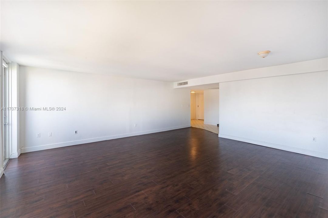 For Sale: $609,000 (2 beds, 2 baths, 1480 Square Feet)