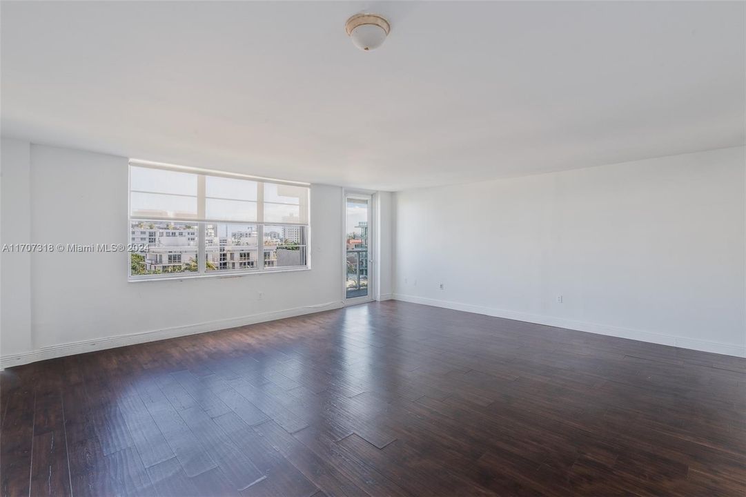 For Sale: $609,000 (2 beds, 2 baths, 1480 Square Feet)