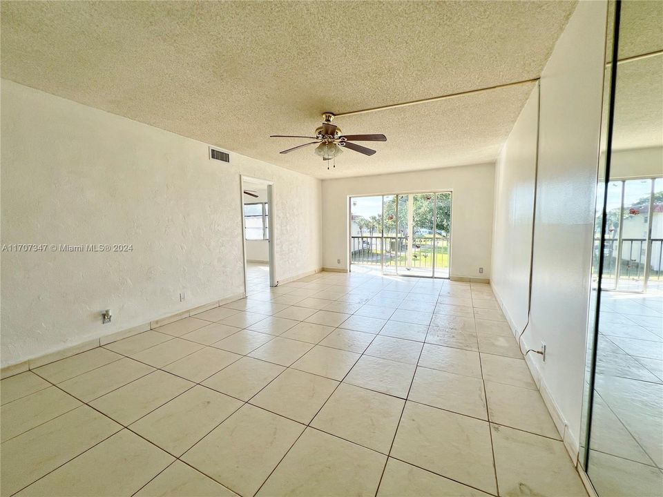 For Sale: $145,000 (2 beds, 2 baths, 1170 Square Feet)