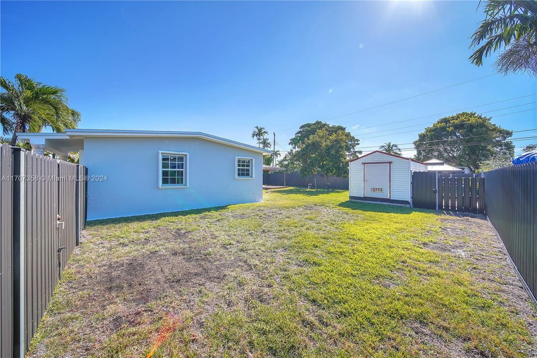 For Sale: $639,000 (3 beds, 2 baths, 918 Square Feet)