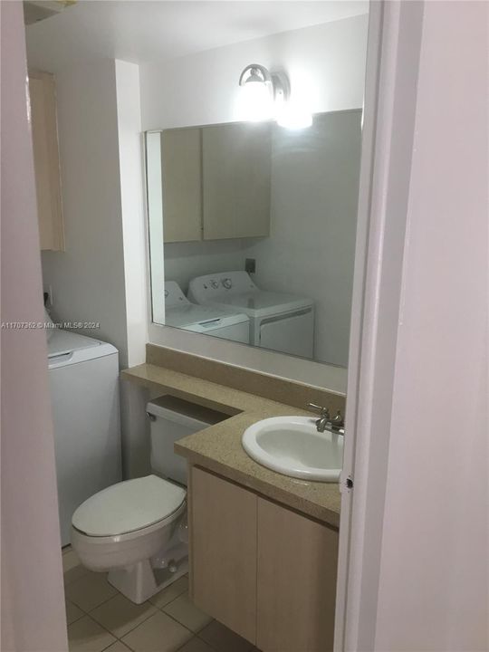 В аренду: $2,400 (2 спален, 2 ванн, 1350 Квадратных фут)