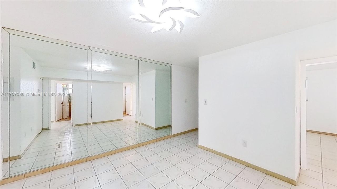 En Venta: $349,900 (3 camas, 2 baños, 1063 Pies cuadrados)