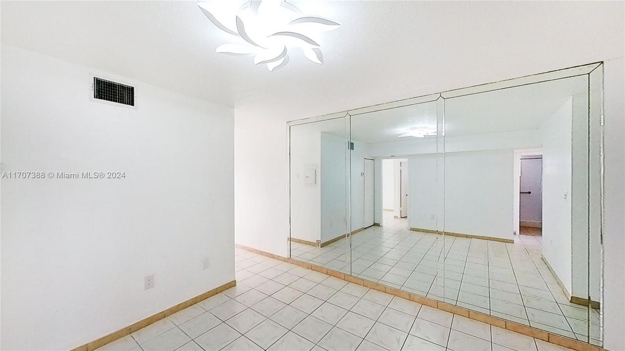 En Venta: $349,900 (3 camas, 2 baños, 1063 Pies cuadrados)