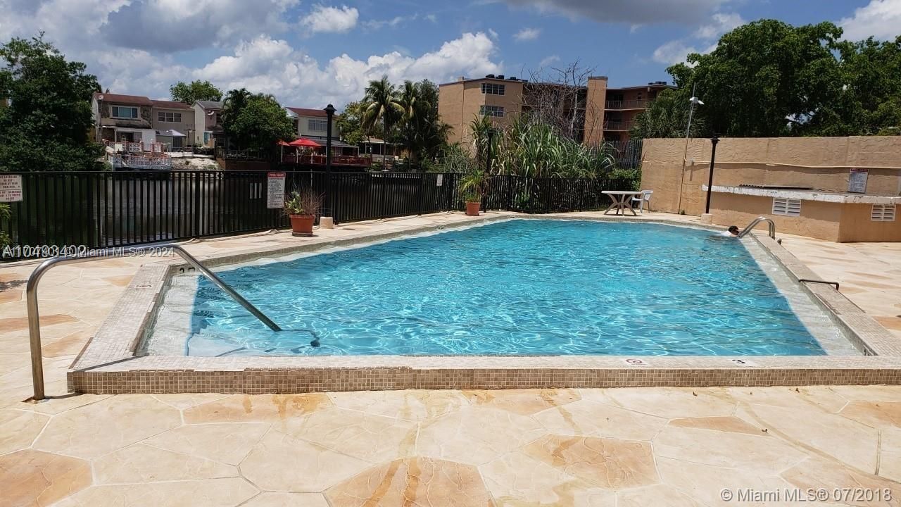 En Venta: $337,500 (3 camas, 2 baños, 1016 Pies cuadrados)