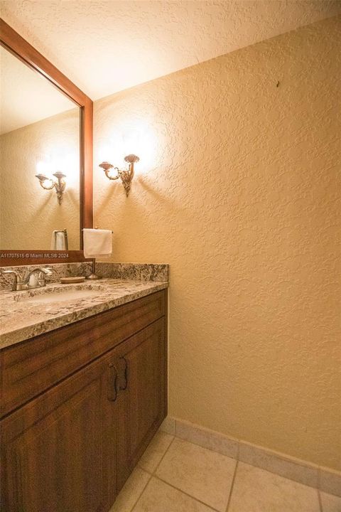 POWDER ROOM FOR GUESTS