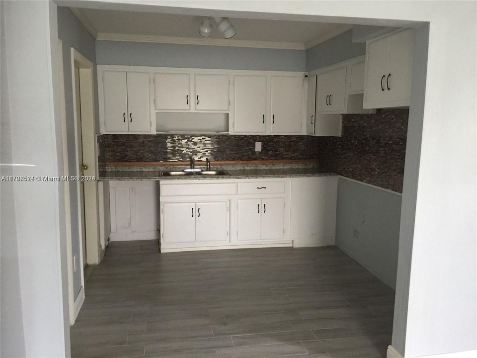 En Venta: $475,000 (5 camas, 2 baños, 0 Pies cuadrados)