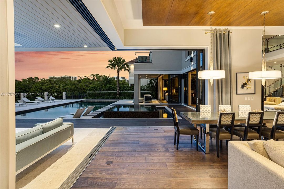 En Venta: $13,995,000 (5 camas, 7 baños, 7683 Pies cuadrados)