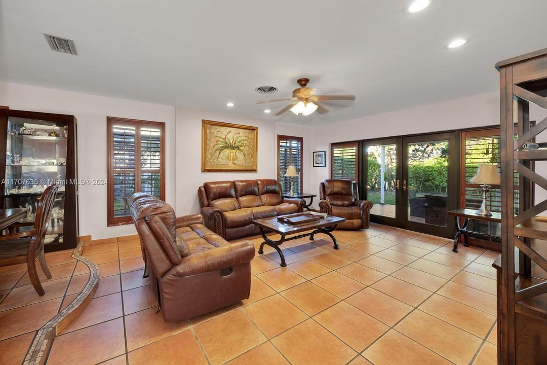 For Sale: $899,000 (4 beds, 2 baths, 1775 Square Feet)